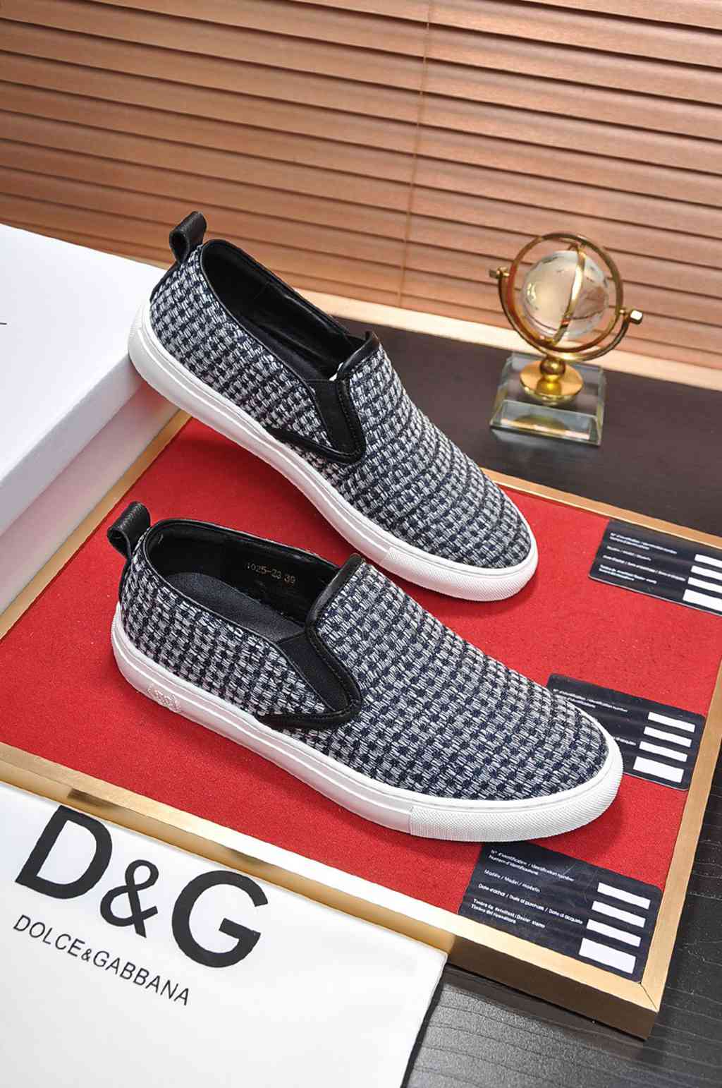 D*G sneaker